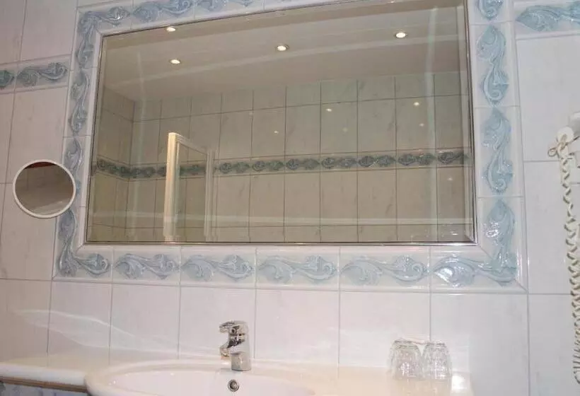 اتاق استاندارد سه نفره, Altstadthotel Mosser