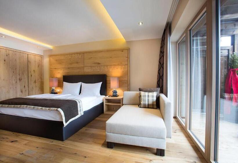 Номер Deluxe с Балконом, Das Gemütliche Dorfhotel Kaltenhauser