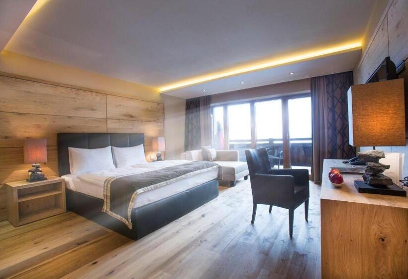 Номер Deluxe с Балконом, Das Gemütliche Dorfhotel Kaltenhauser