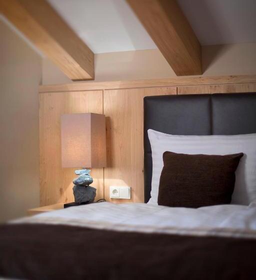 جناح ديلوكس, Das Gemütliche Dorfhotel Kaltenhauser