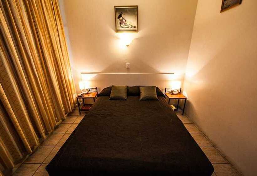 اتاق استاندارد, Elkira Court Motel