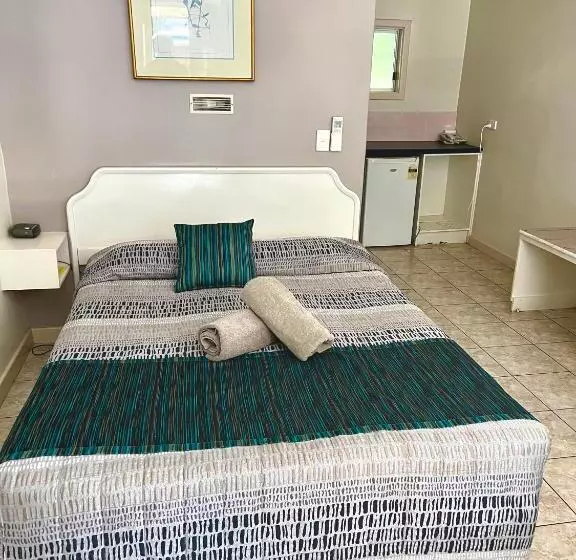 اتاق استاندارد, Elkira Court Motel