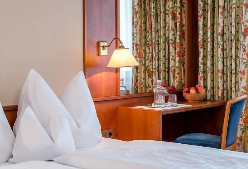 חדר סופריור עם מרפסת, Gardenhotel Crystal   4 Sterne Superior