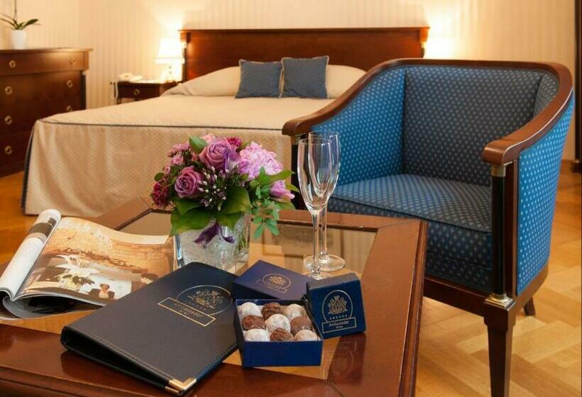 클래식 룸, Ambassador