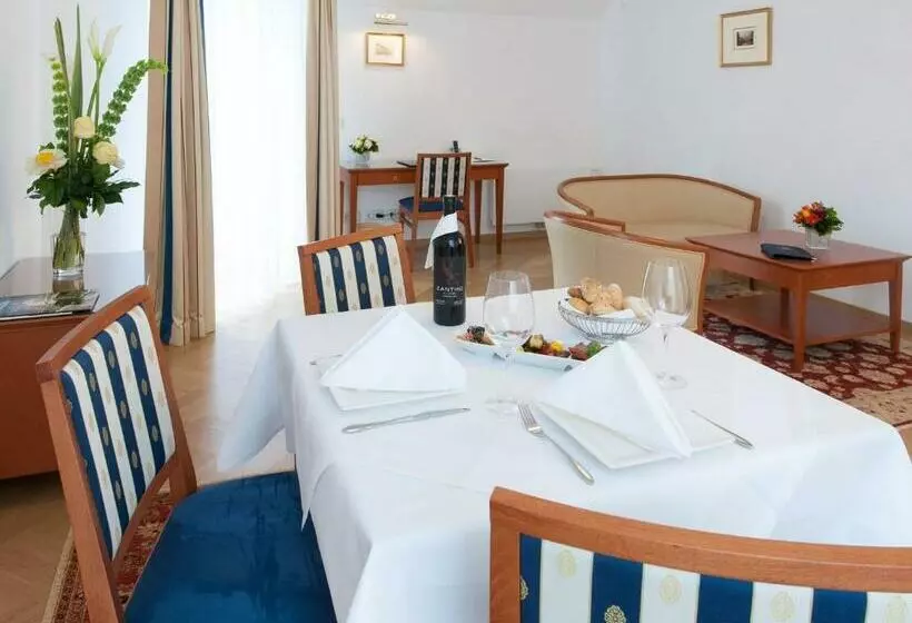 1 Bedroom Apartment City View, Ambassador