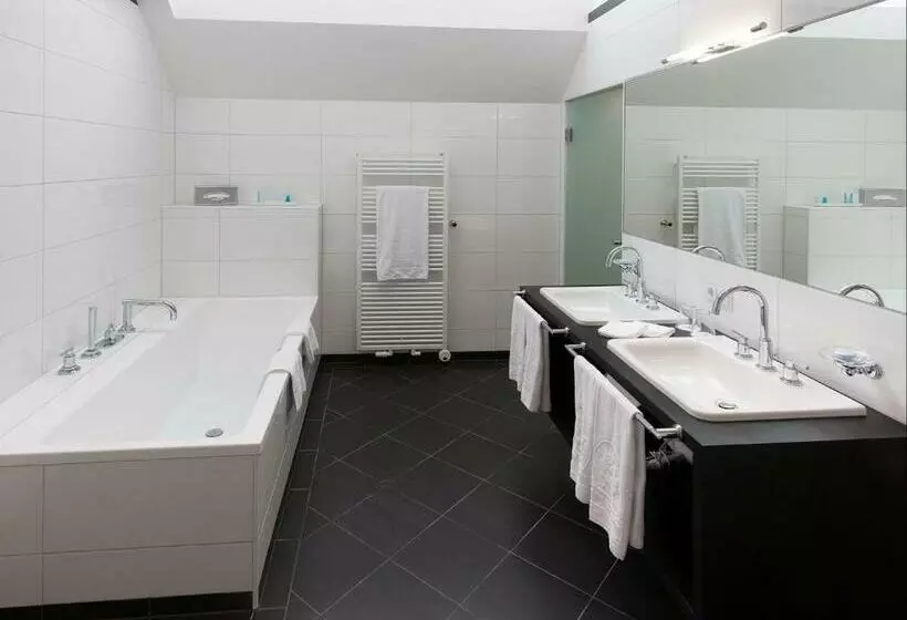 1 Bedroom Apartment City View, Ambassador