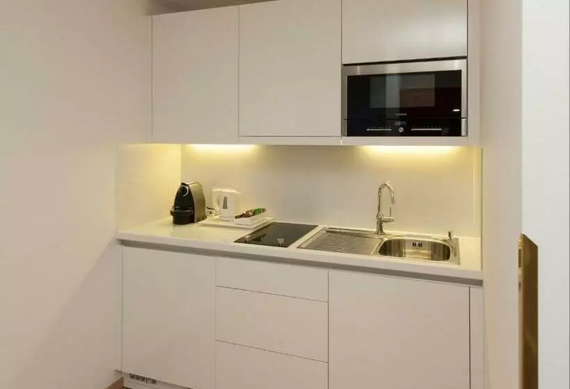 1 Bedroom Apartment City View, Ambassador