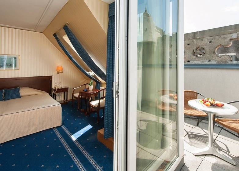 商务房间, Ambassador