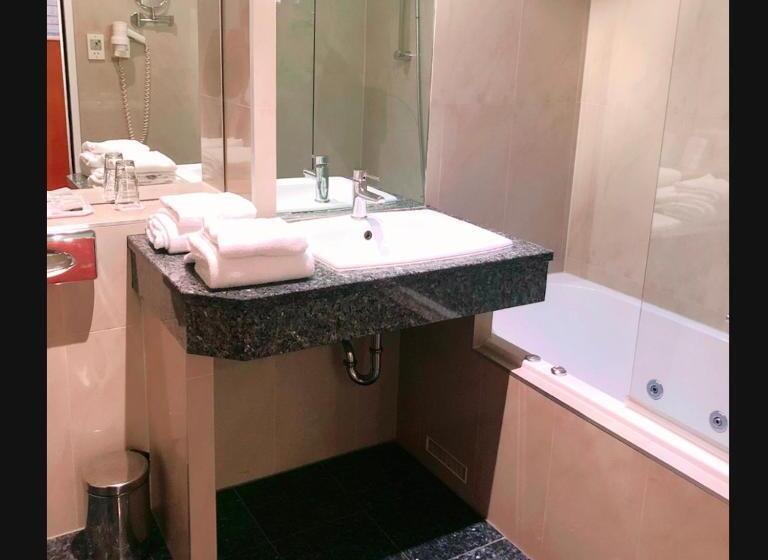 클래식 4인 룸, Aragia