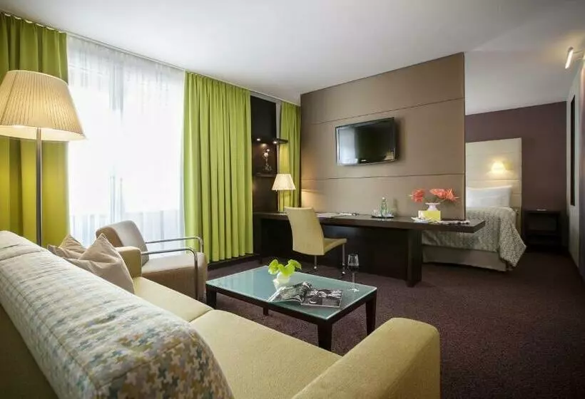 سوییت جونیور, Boutique Hotel Das Tigra