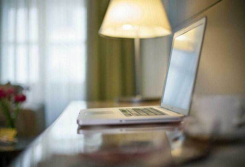 سوییت جونیور, Boutique Hotel Das Tigra