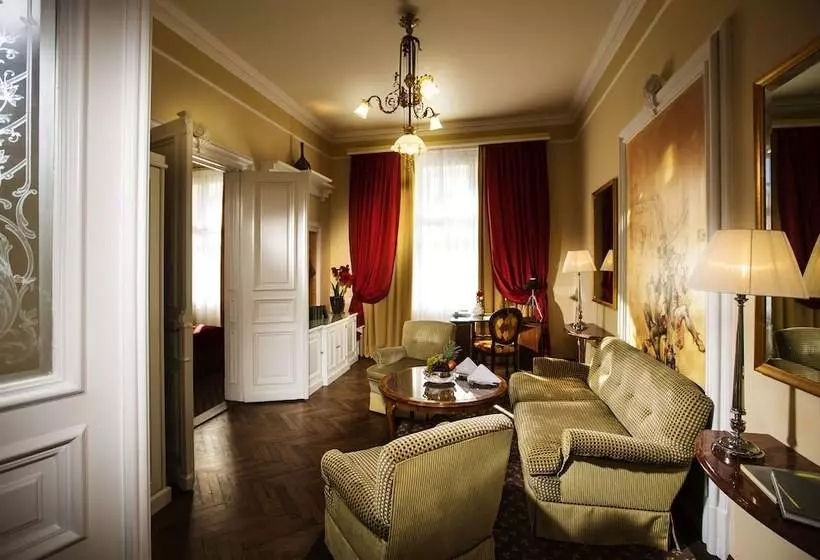 سوئیت سینیور, Bristol Salzburg