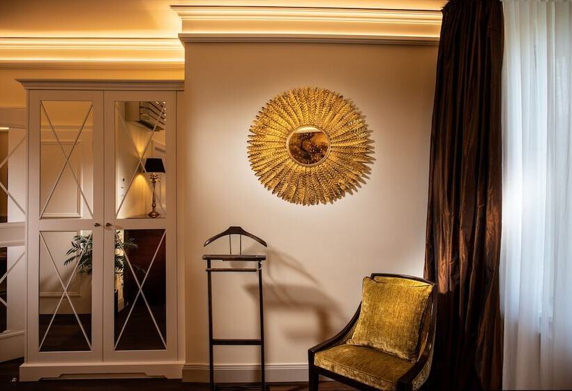 سوییت لوکس, Bristol Salzburg