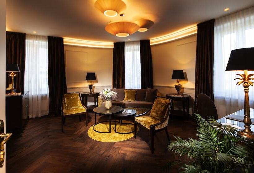 سوییت لوکس, Bristol Salzburg