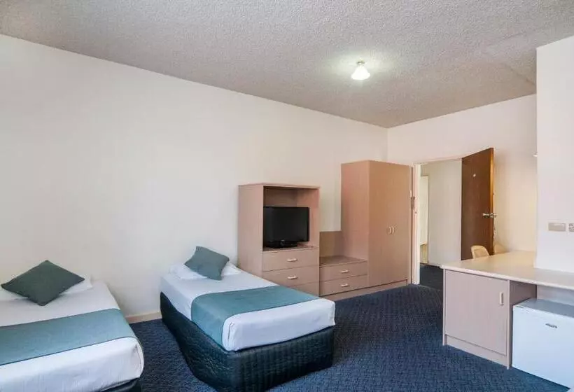 Perhehuone, Comfort Inn Regal Park