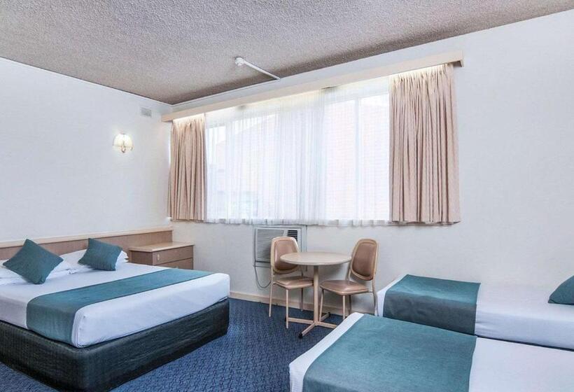 اتاق خانوادگی, Comfort Inn Regal Park