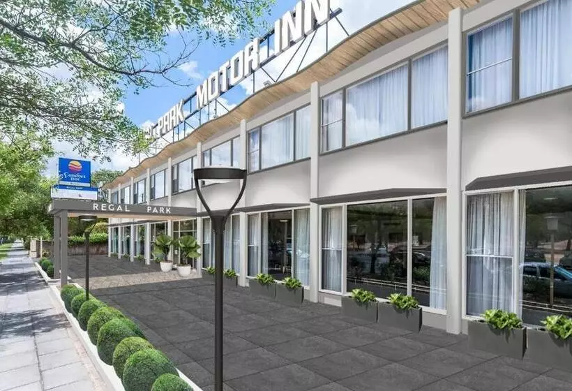 Superior Kolmen Hengen Huone, Comfort Inn Regal Park