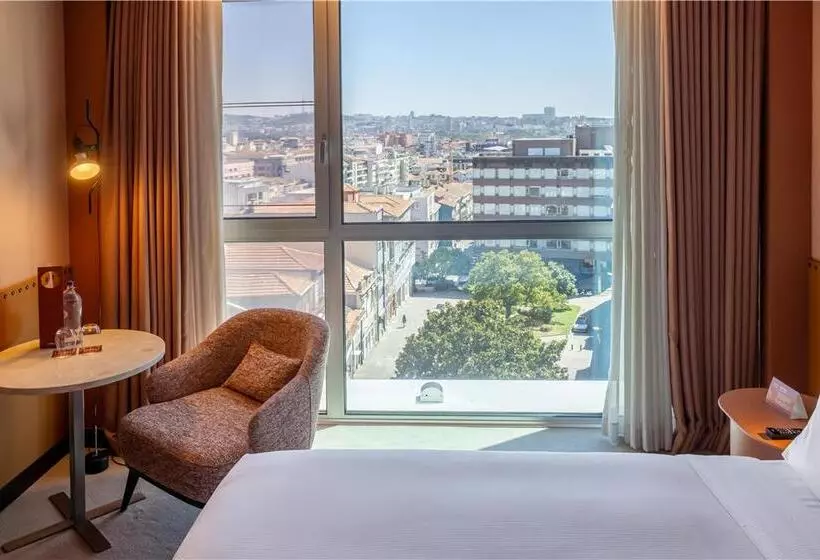 キングサイズベッドのデラックスルーム, Hilton Adelaide