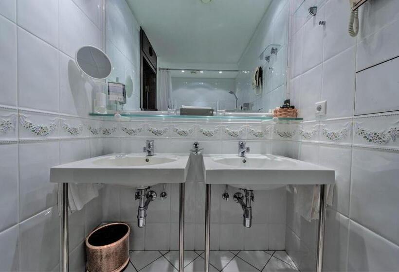 스탠다드 룸, Konig Von Ungarn