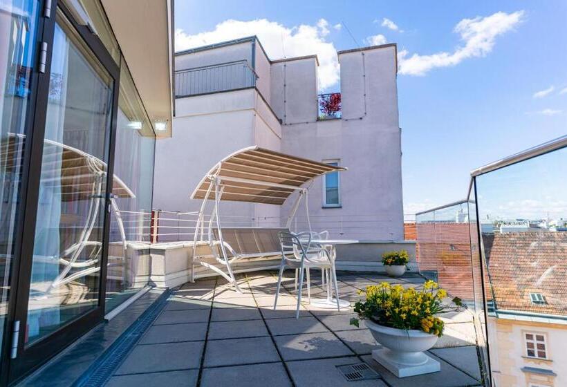 테라스 스위트, Konig Von Ungarn