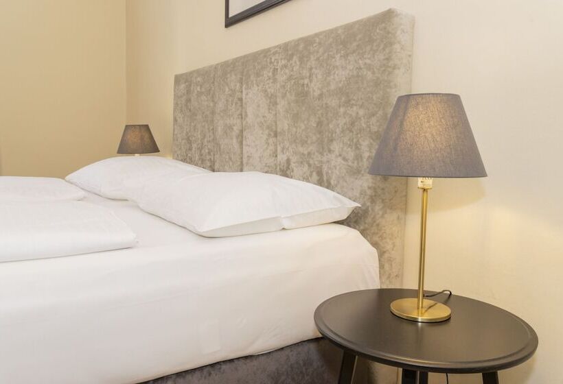 غرفة سوبيريور, Mariahilf