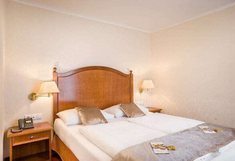 اتاق استاندارد سه نفره, Select Hotel Prinz Eugen Wien