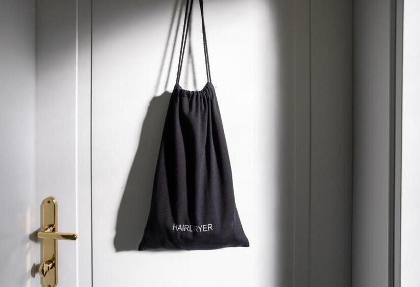 اتاق استاندارد یک نفره, Numa L Mozart