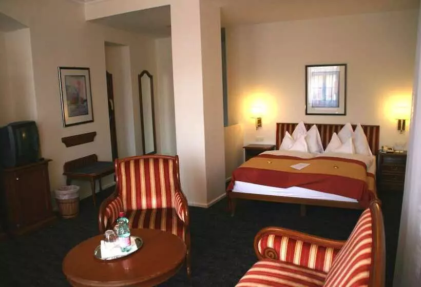 اتاق استاندارد با چشم‌انداز دریاچه, Romantik Hotel Im Weissen Rössl Am Wolfgangsee