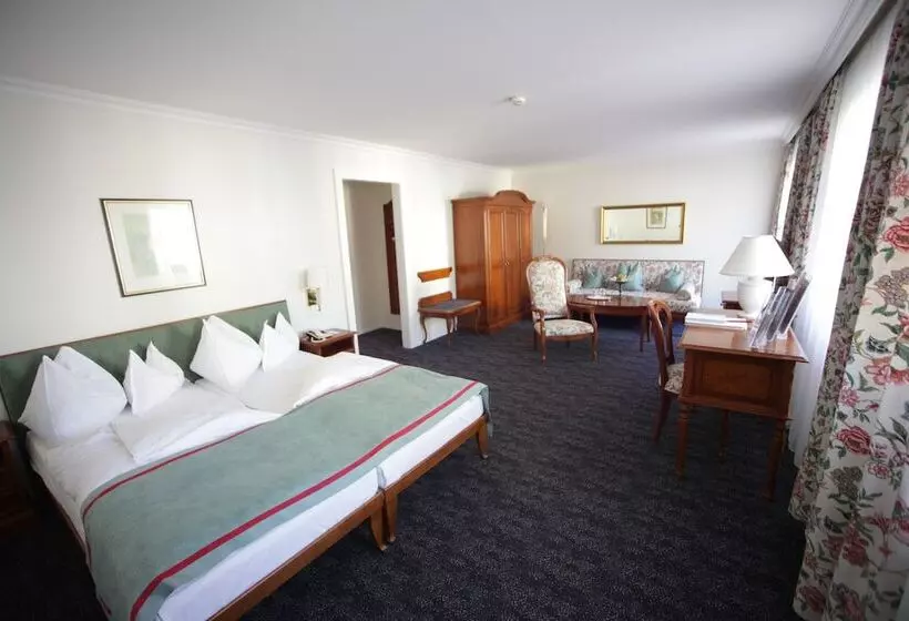 اتاق استاندارد با چشم‌انداز دریاچه, Romantik Hotel Im Weissen Rössl Am Wolfgangsee
