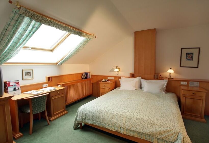 스탠다드 룸 호수 전망, Romantik Hotel Im Weissen Rössl Am Wolfgangsee