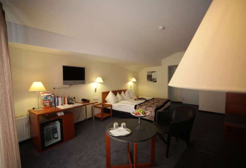 스탠다드 룸 호수 전망, Romantik Hotel Im Weissen Rössl Am Wolfgangsee