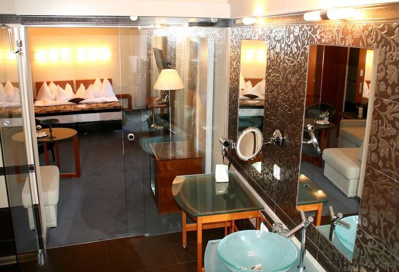 발코니 디럭스 룸, Romantik Hotel Im Weissen Rössl Am Wolfgangsee