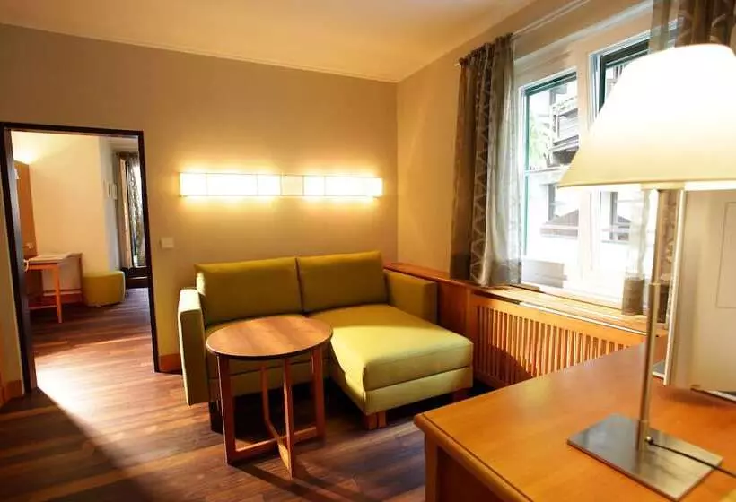 اتاق لوکس با بالکن, Romantik Hotel Im Weissen Rössl Am Wolfgangsee
