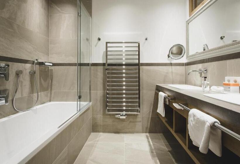 غرفة سوبيريور, Schwarzer Adler   Sport & Spa