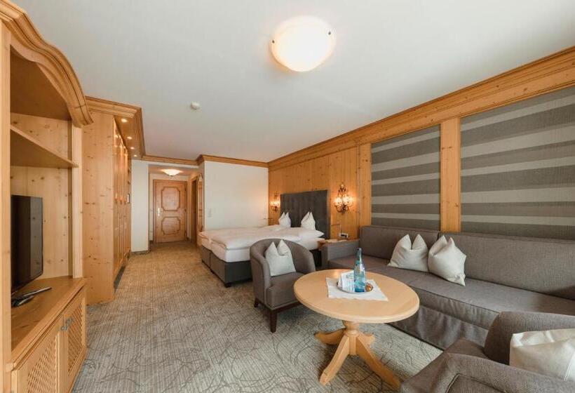 جناح عائلي, Schwarzer Adler   Sport & Spa