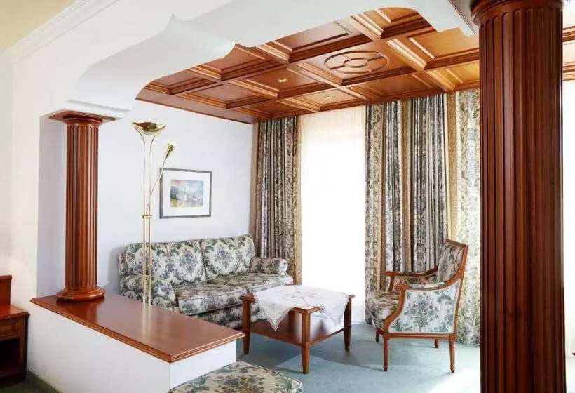 Junior Suite, Seelos