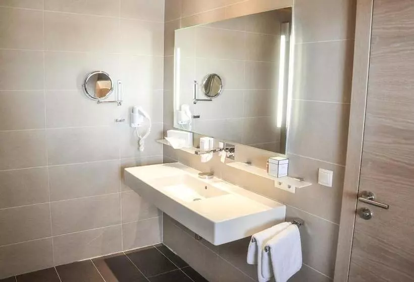 Junior Suite, Seelos