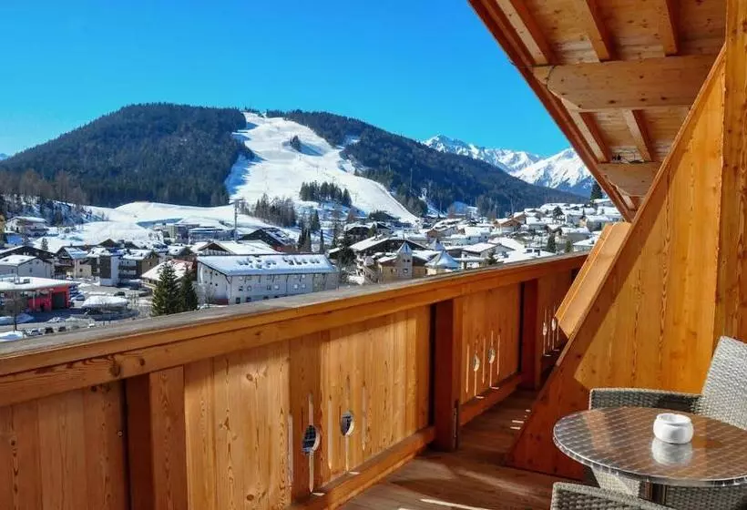 Suite Executive, Seelos