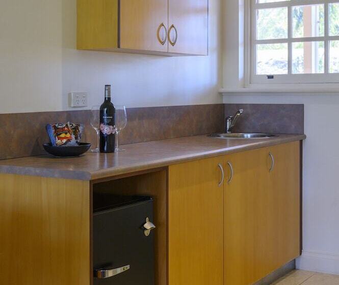 غرفة عائلية, Serafino Mclaren Vale