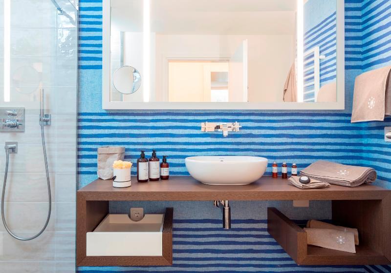 اتاق استاندارد, Stein Adults Only