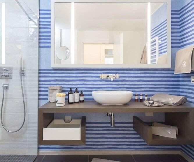 اتاق استاندارد, Stein Adults Only