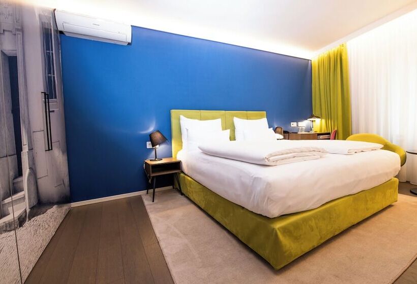 اتاق استاندارد, Stein Adults Only