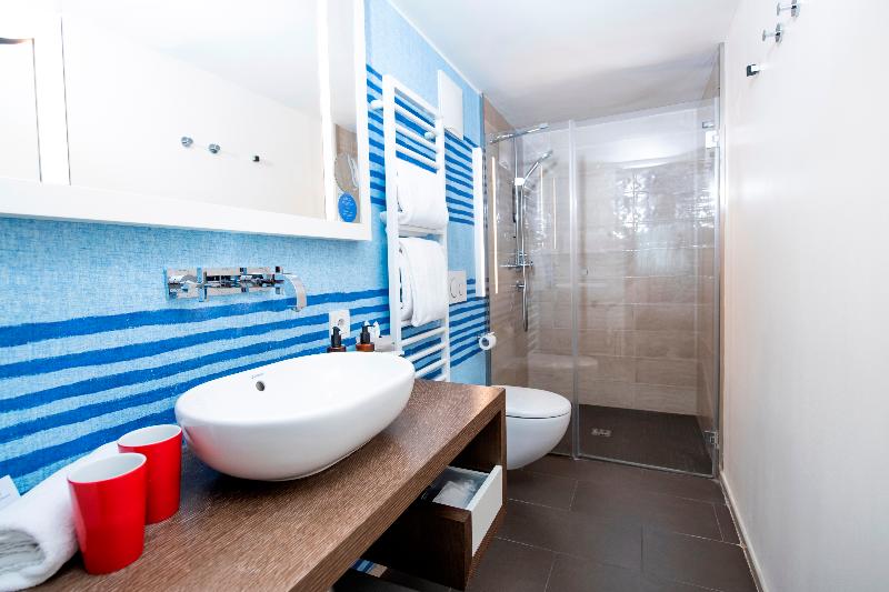 سوییت جونیور, Stein Adults Only