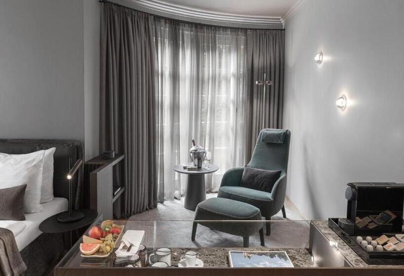 اتاق سوپریور, Weisses Roessl