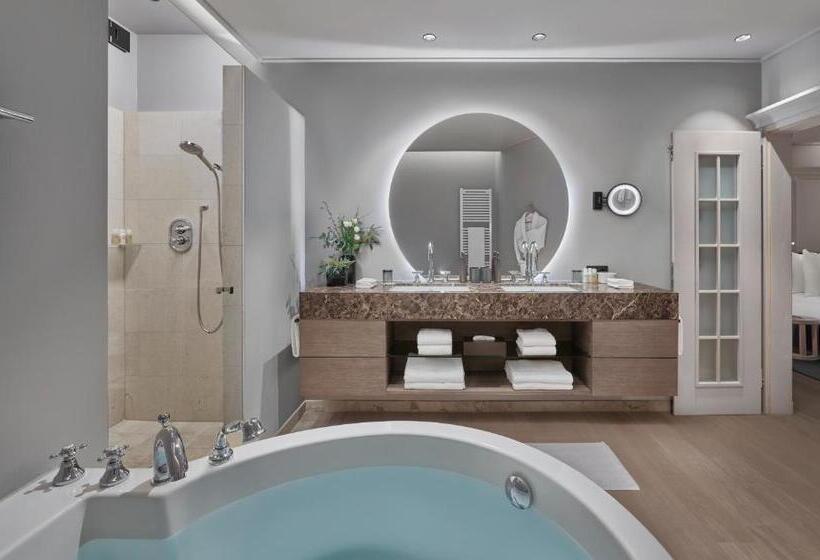 سوییت سوپریور, Weisses Roessl