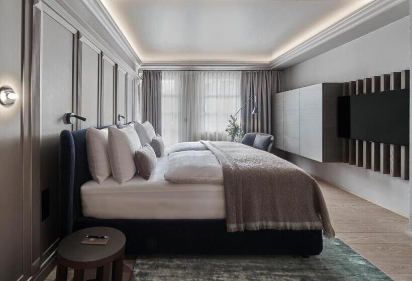 سوییت سوپریور, Weisses Roessl