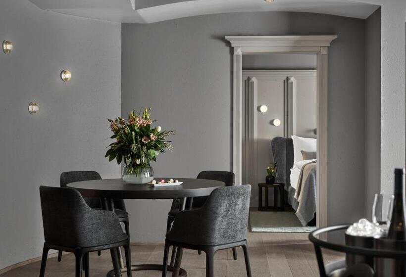 سوییت سوپریور, Weisses Roessl