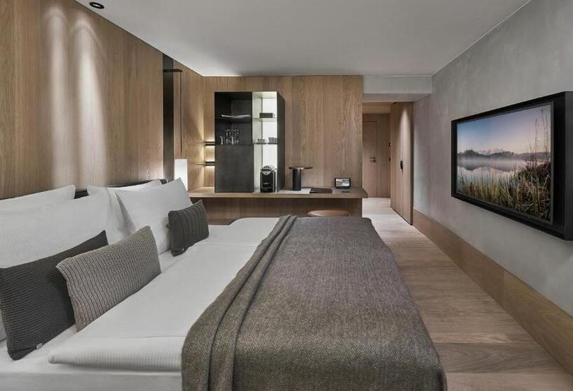 اتاق لوکس, Weisses Roessl