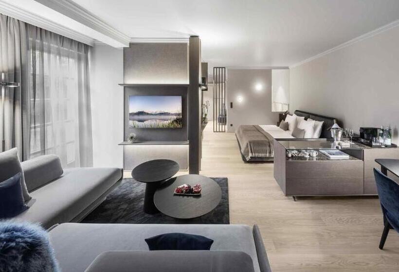 سوییت جونیور, Weisses Roessl