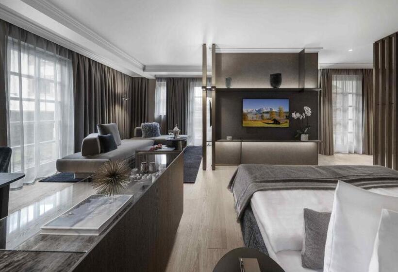 سوییت جونیور, Weisses Roessl